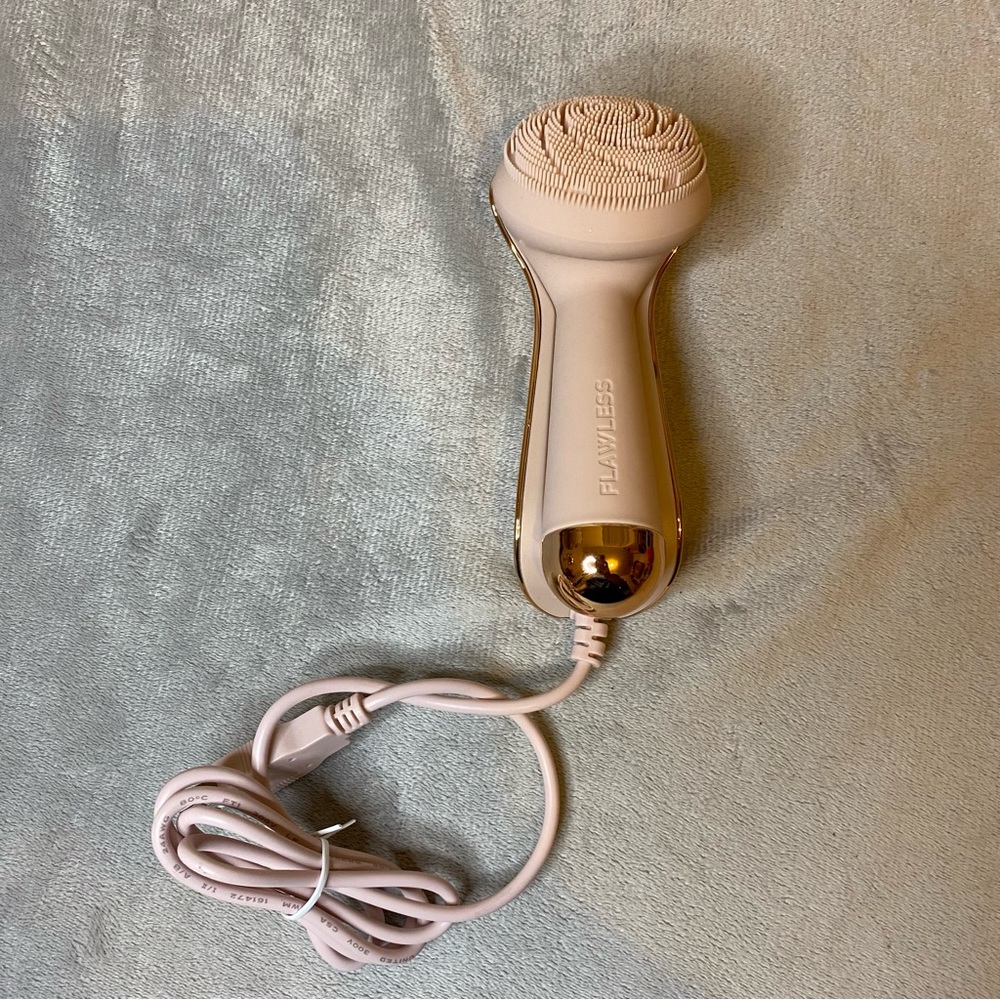 Flawless face massager ‼️